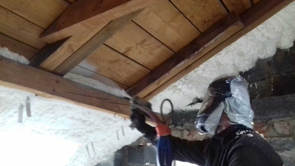 Ocieplanie pianką pur, pianka pur, izolacje pianką, piana pur