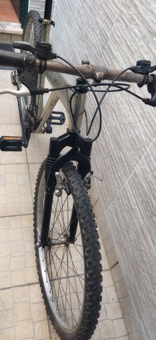 Bicicleta BTT antiga.