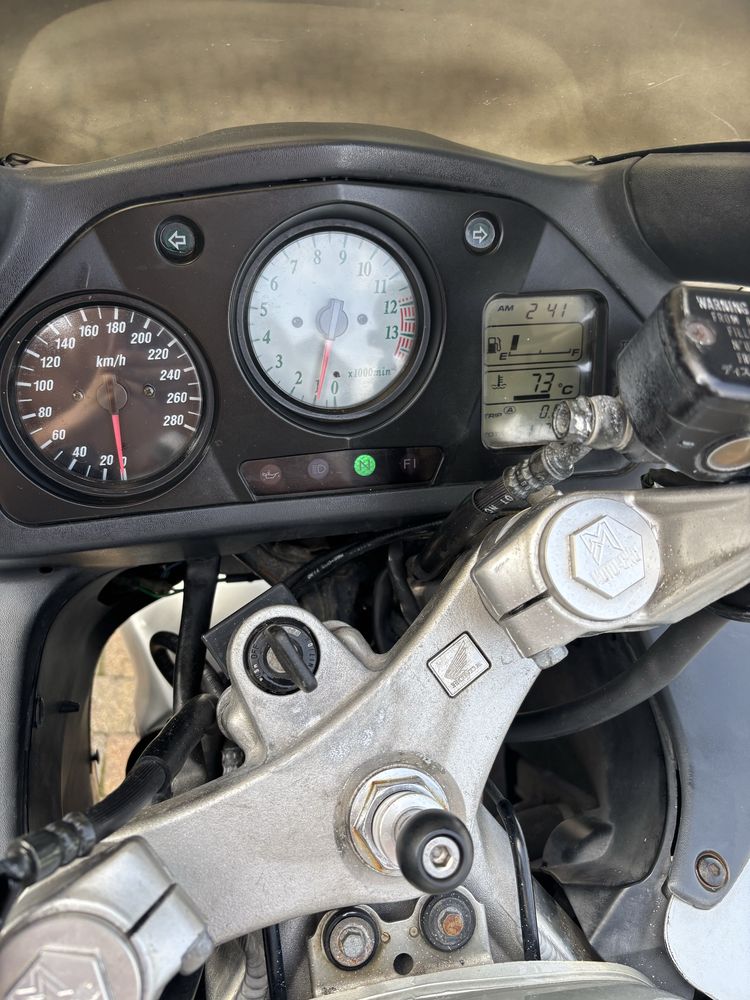 Motocykl honda VFR 800fi rc46