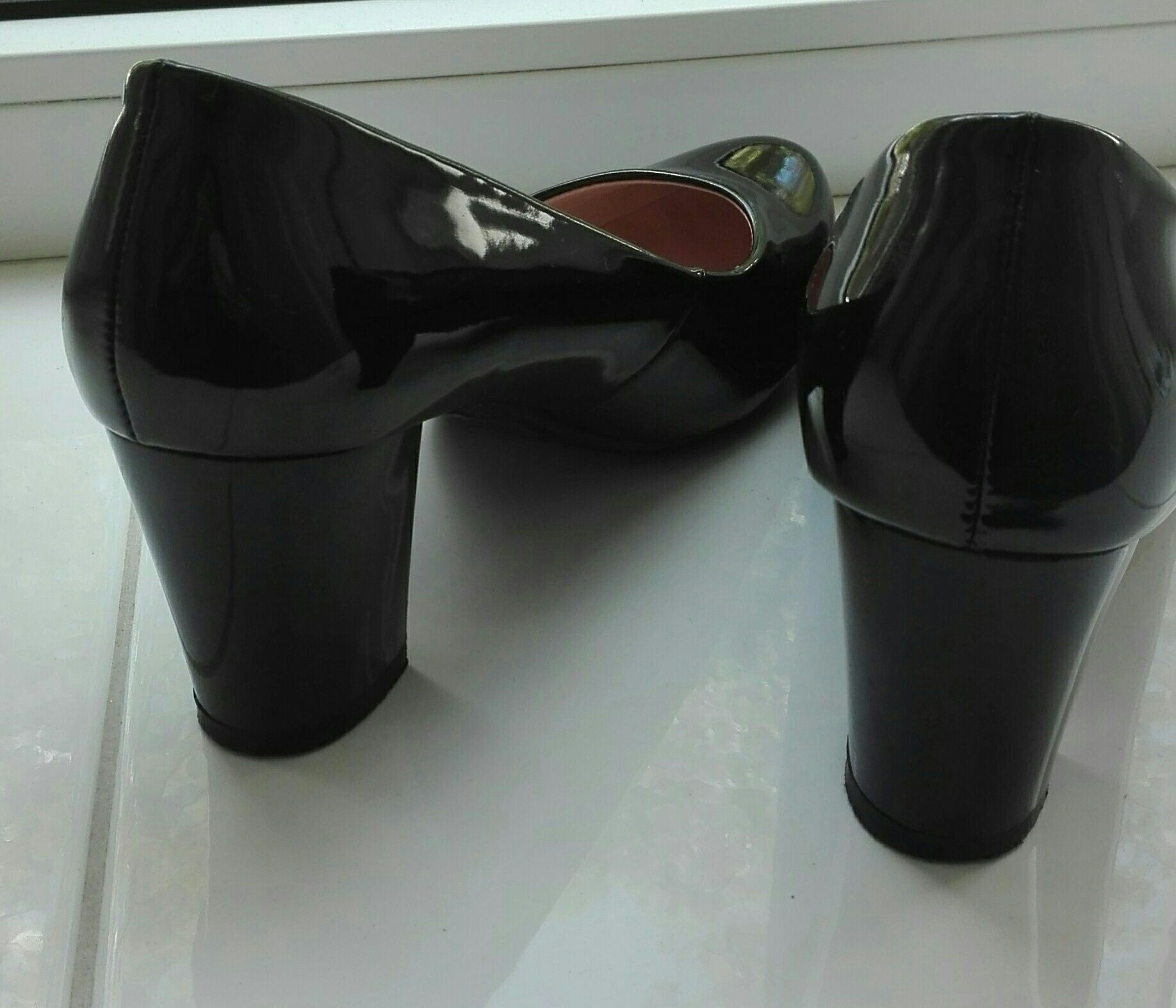 Туфли лаковые женские р.36