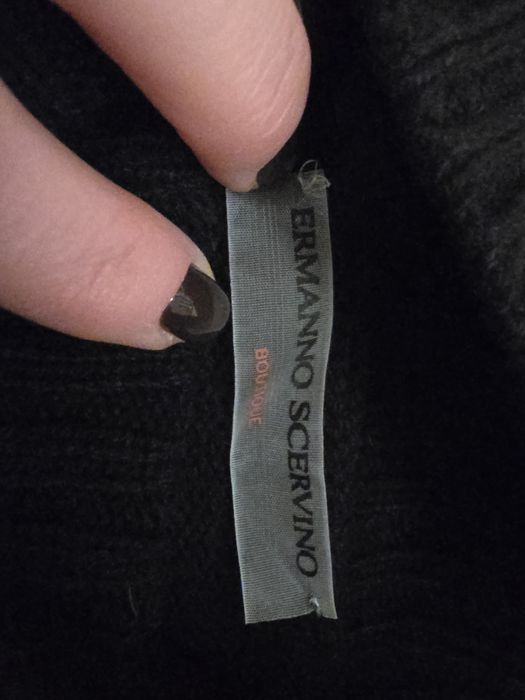 Нарядный свитер на девочку