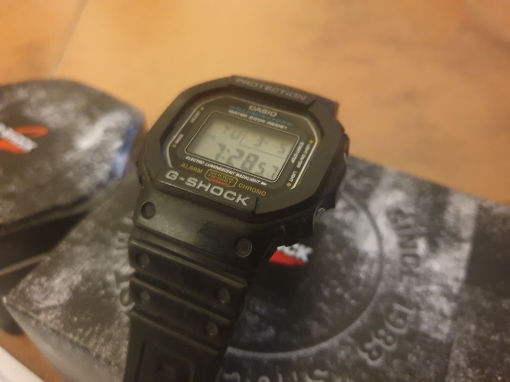 Zegarek Casio G-shock DW 5600