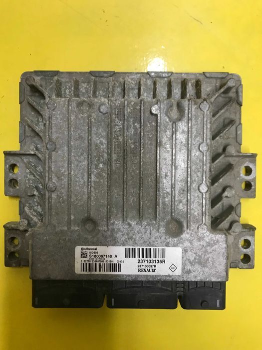 Блок управління двигуном Renault Scenic S180067148