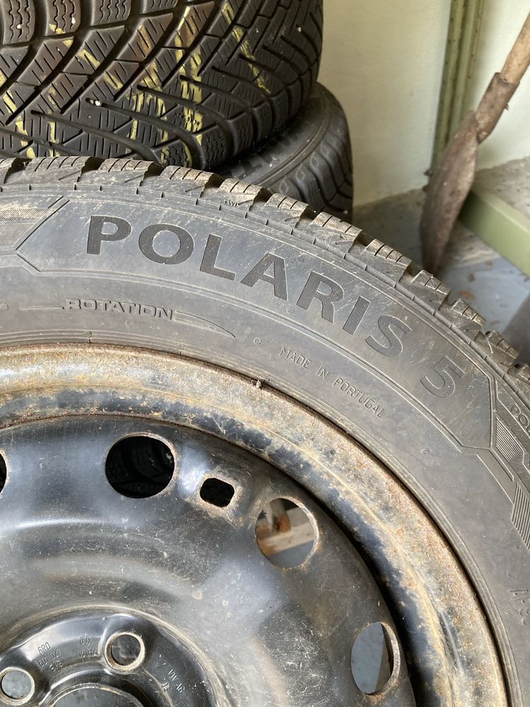 Opony zimowe na felgach stalowych 185/60/R15 T