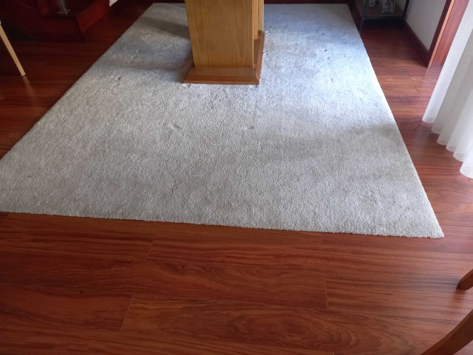 Carpete branc grande