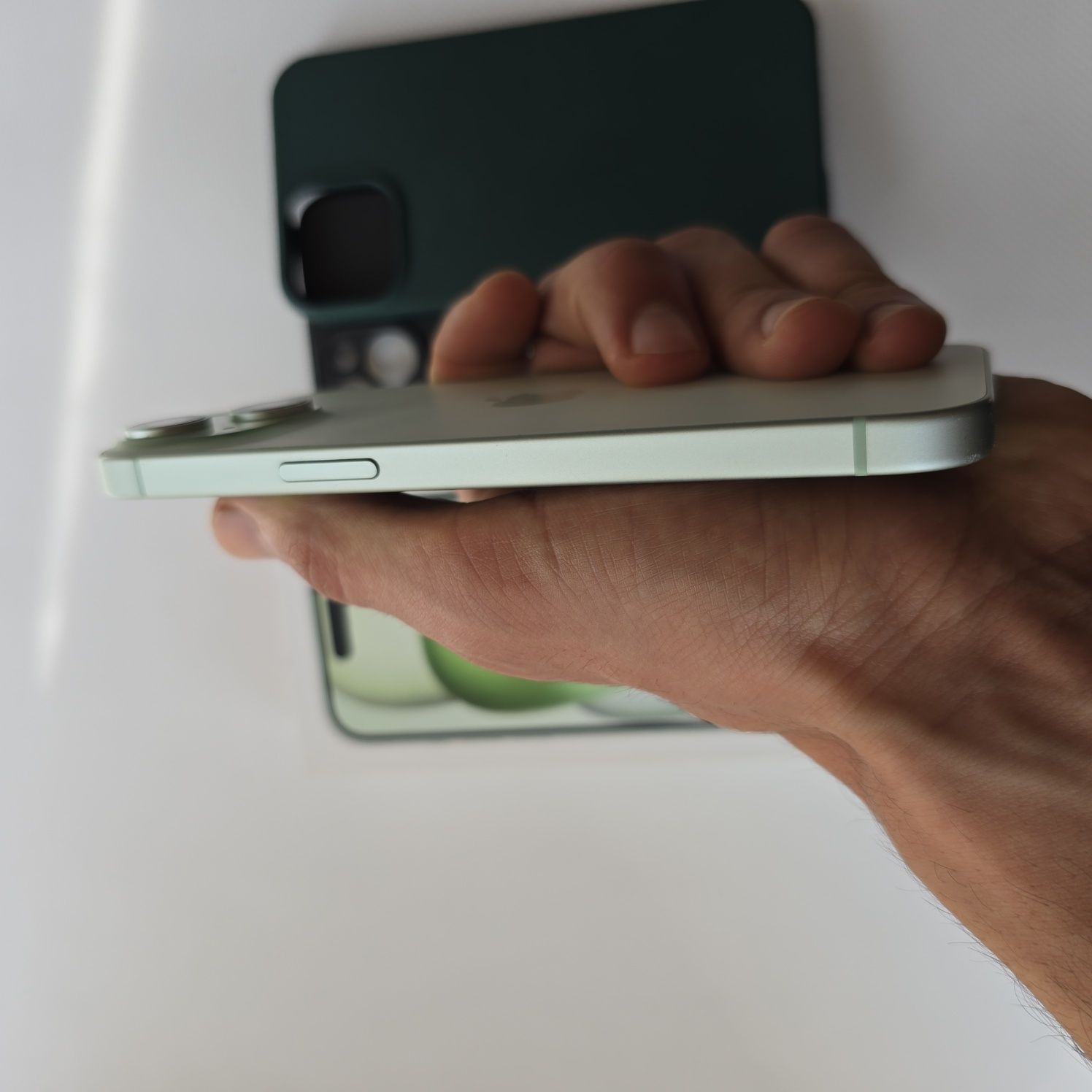 iPhone 15, 128 gb 89% battery Без втручань