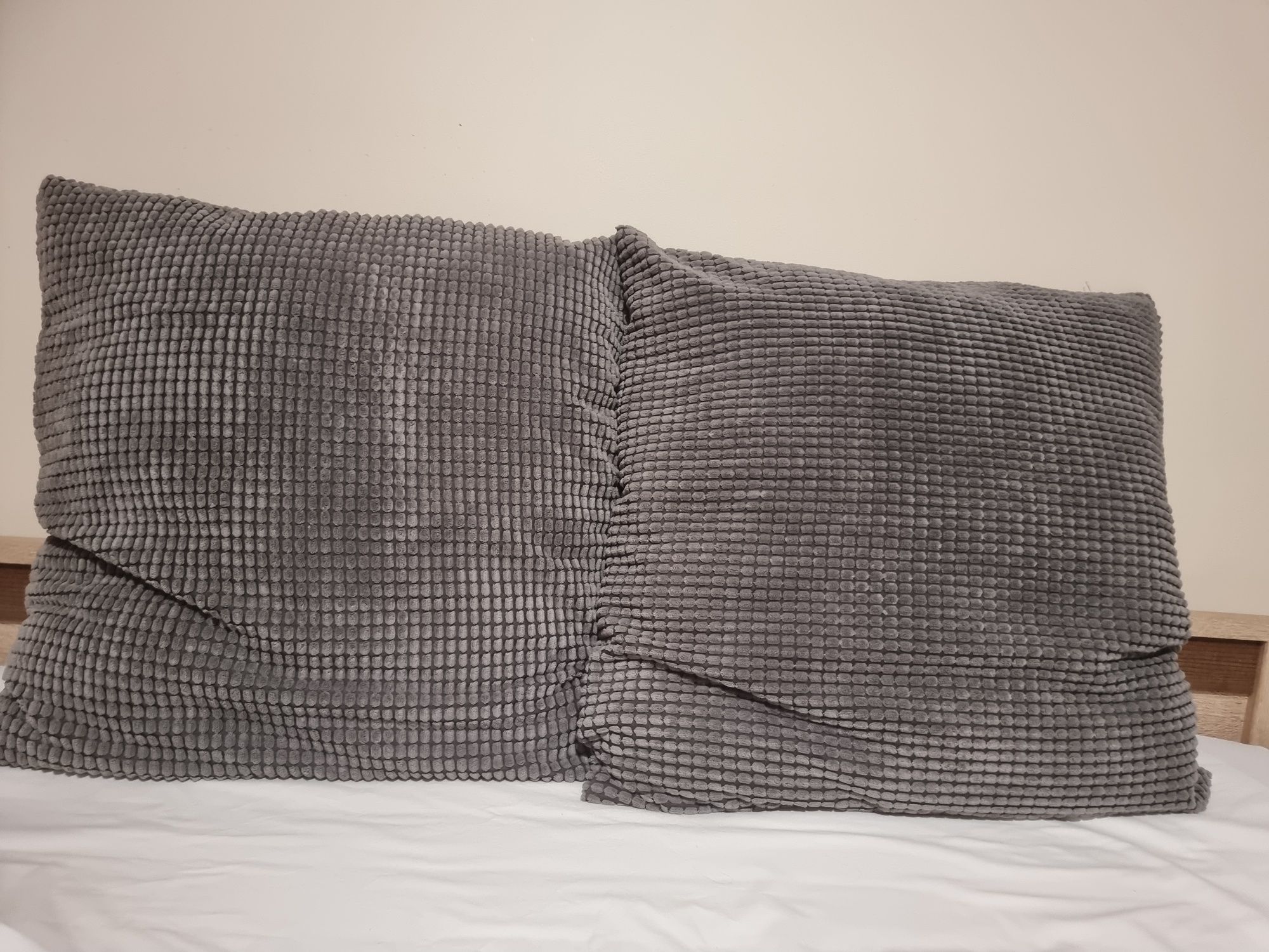 Poduszki 2 sztuki (IKEA)/ Pillows 2 pieces