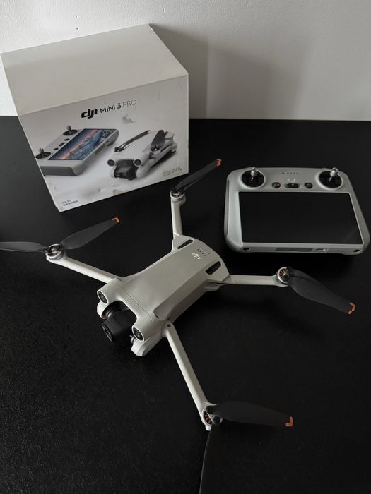 Dron DJI Mini 3 PRO + DJI RC