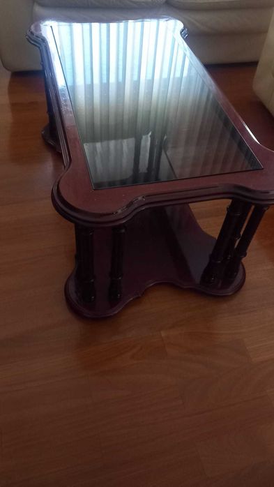 Mesa de centro alto brilho com brilho em ótimo estado