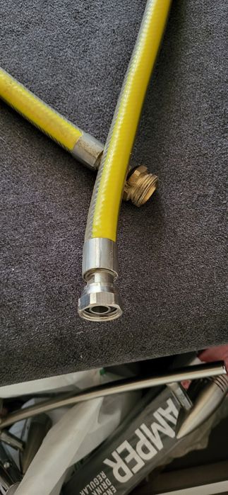 Wąż do gazu do kuchenki gazowej używany