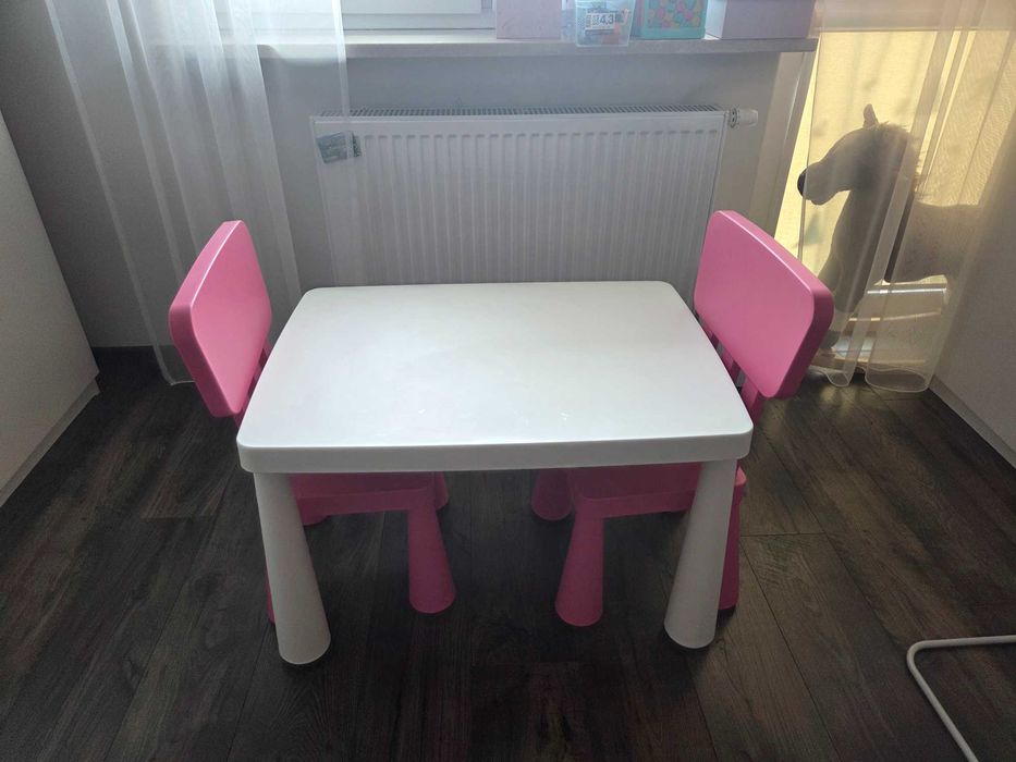 Stolik ikea + 2 krzesła