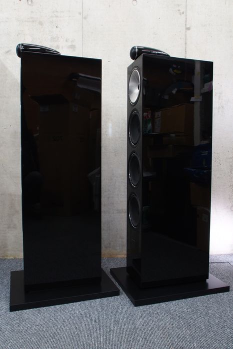 Акустичні системи B&W Bowers & Wilkins 702 S2