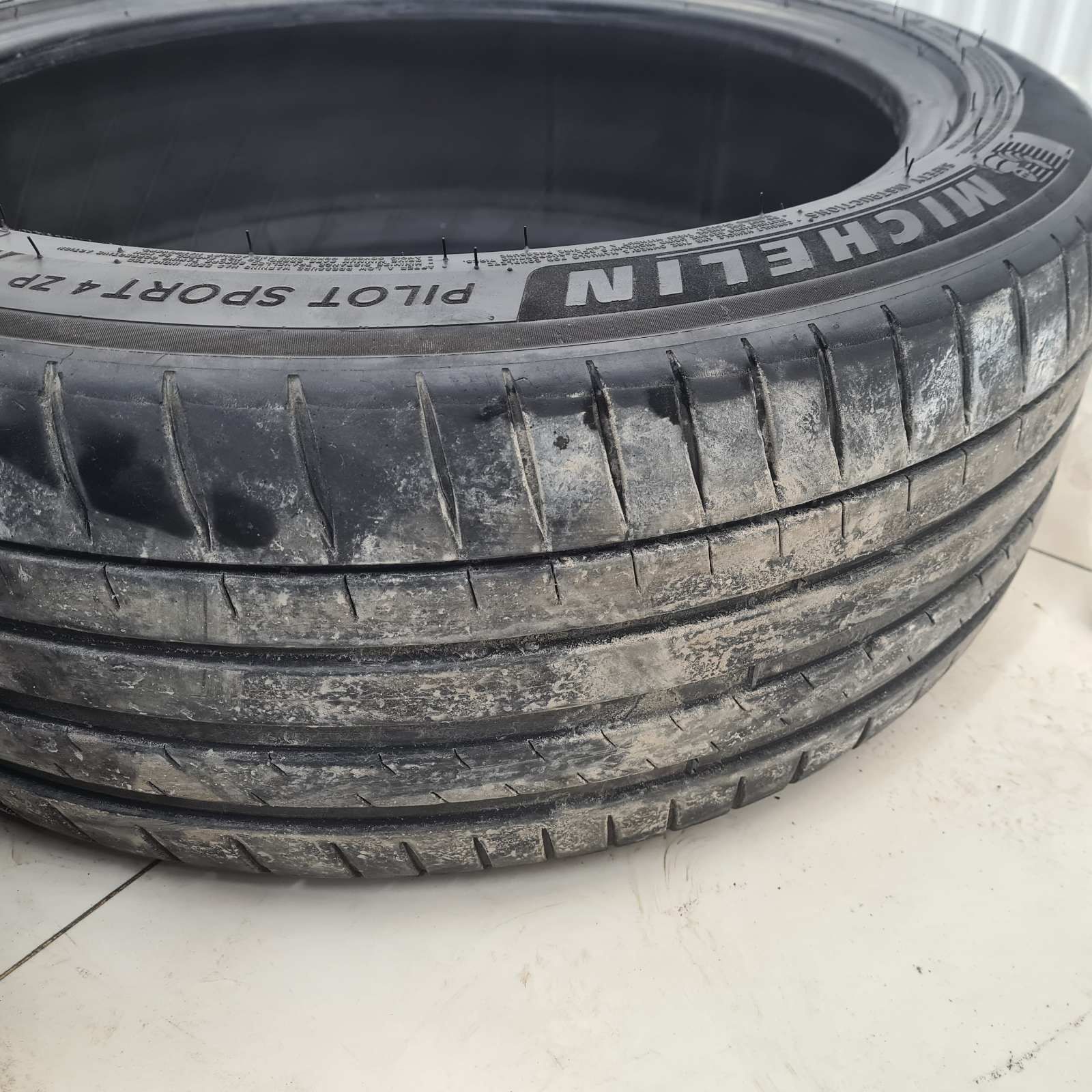 Michelin pilot sport 4 zp 245 45 20 runflat пара літо