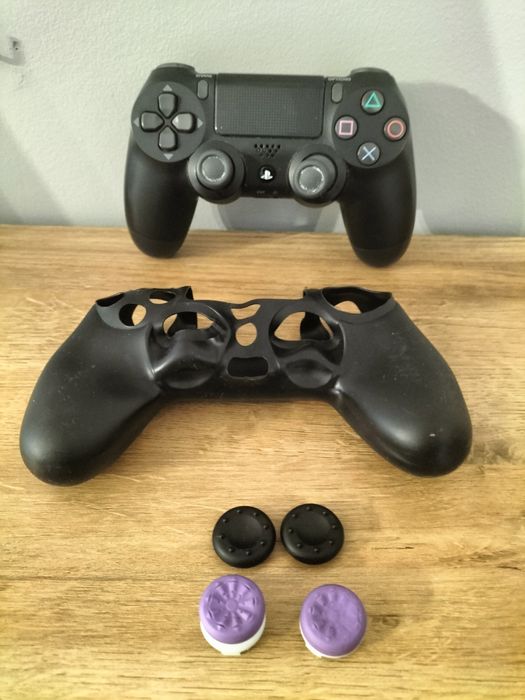 Kontroler do ps4 +gałki i guma do pada.