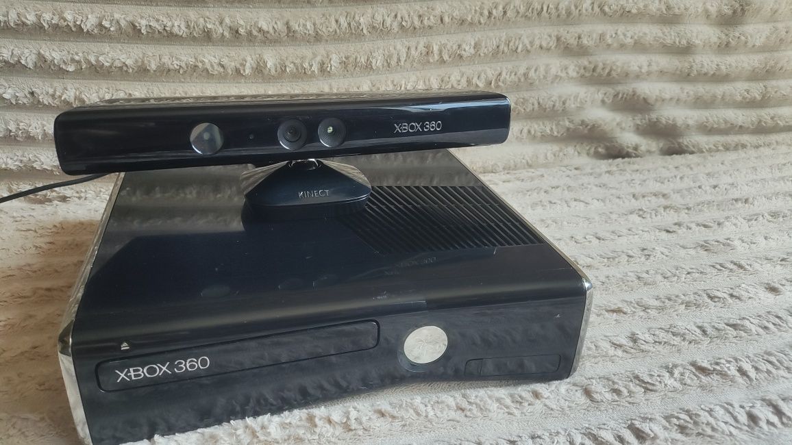 Продам xbox 360 с kinect прошитую