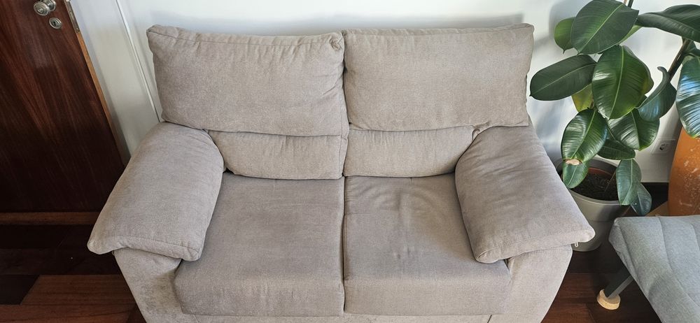 Vendo 2 Sofás ( 2 lugares + sofá cama )