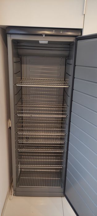 Szafa chłodnicza Whirlpool ADN 350 S