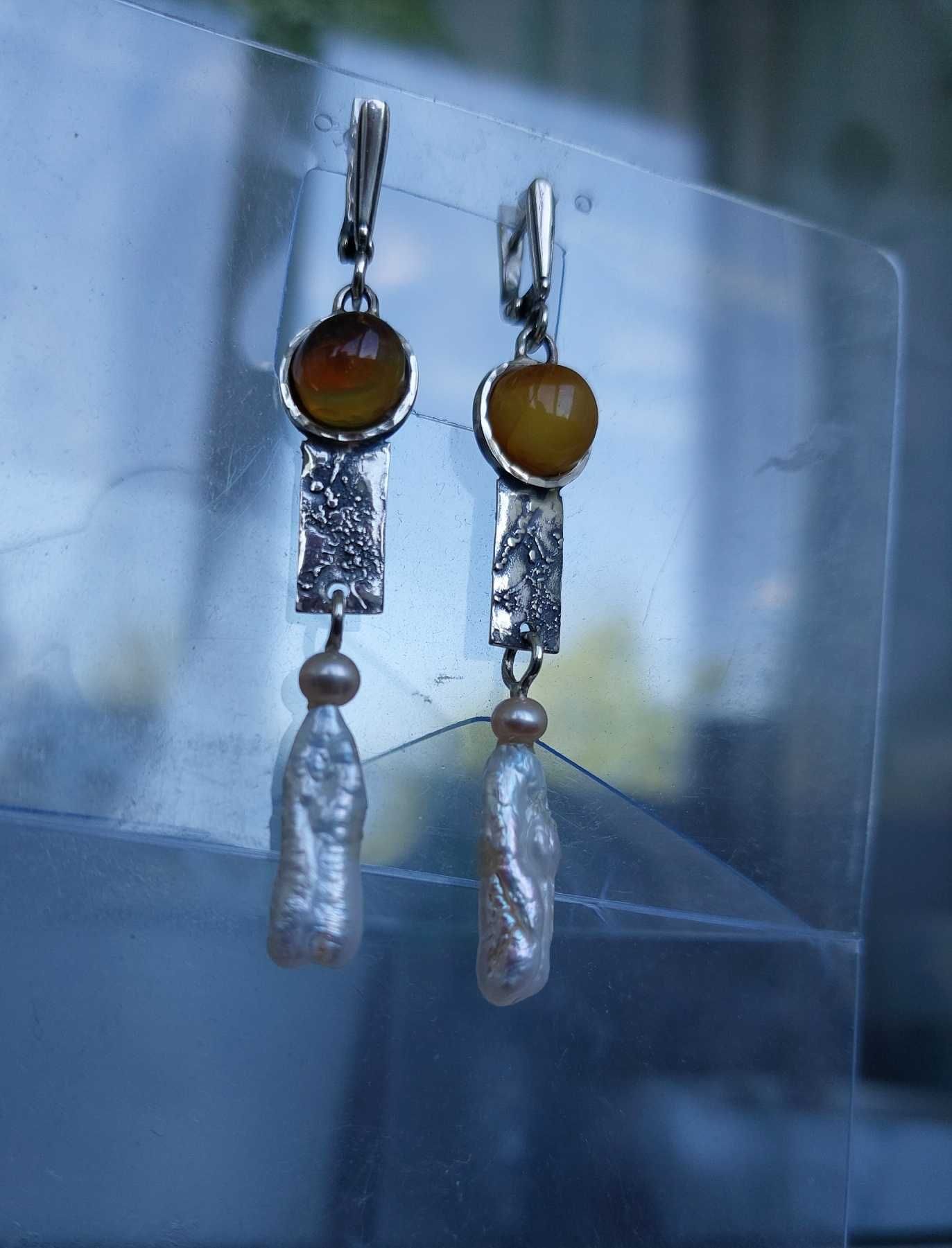 серебряные серьги с янтарем и жемчугом Бива