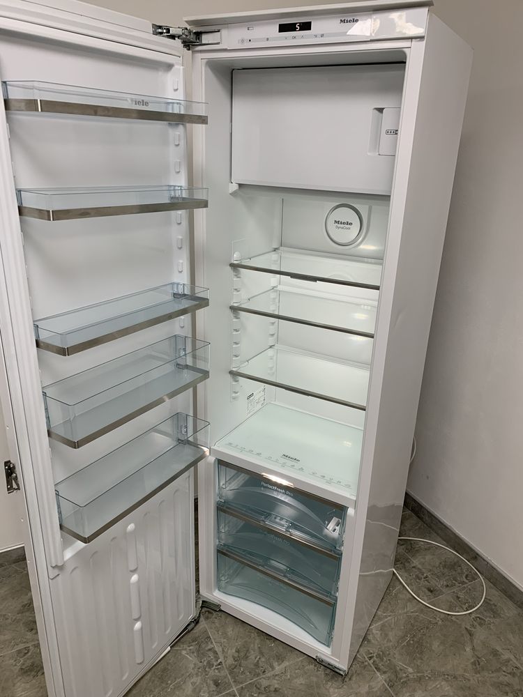 Холодильник Miele K37682