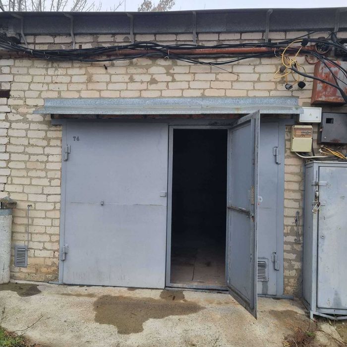Продам свій капітальний  гараж