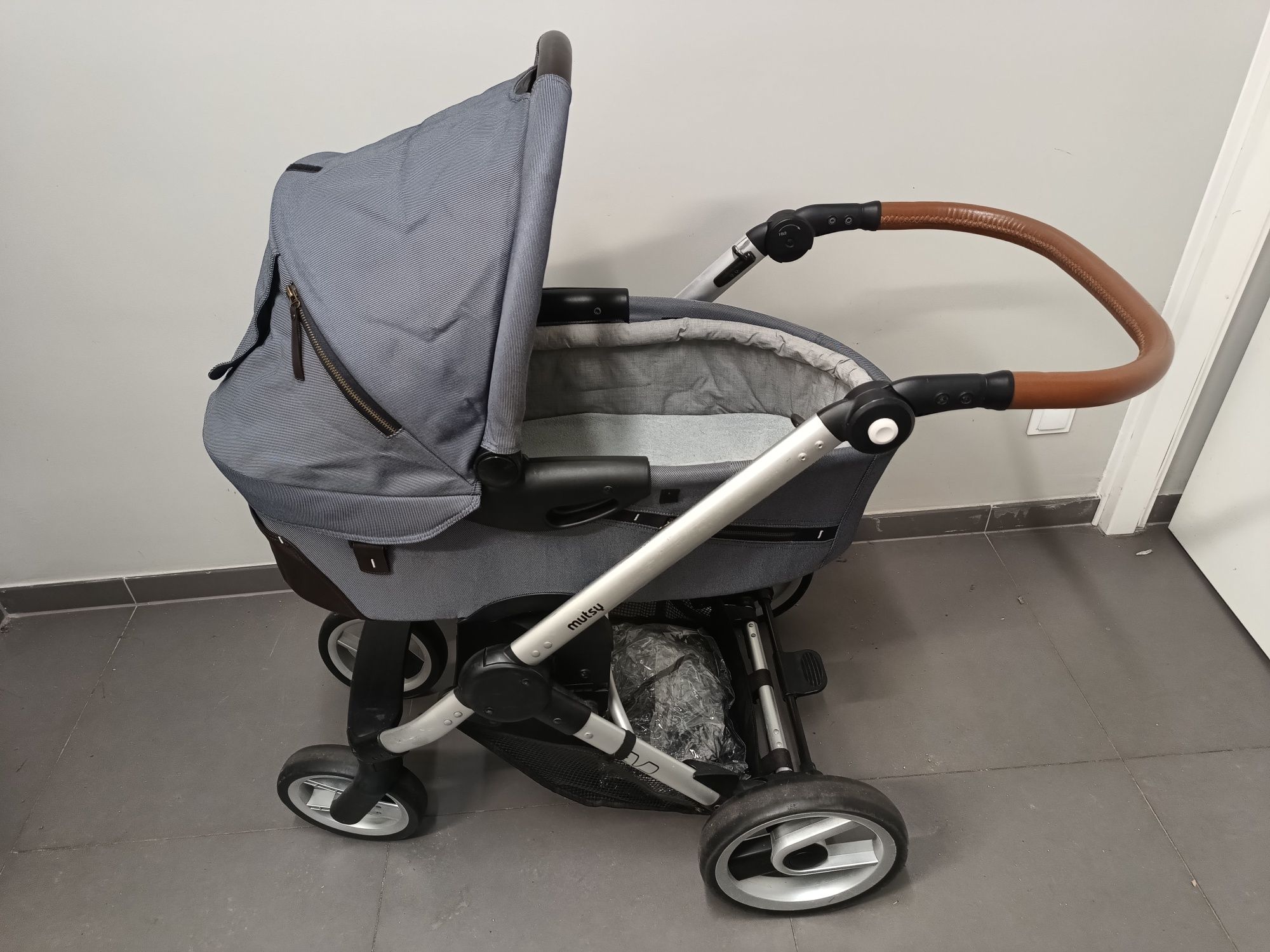 Sprzedam wózek Mutsy Evo 2 w1 + łóżeczko gratis