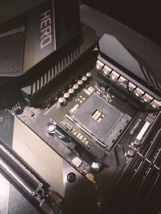 Материнская плата Asus ROG Crosshair VIII Hero (Wi-Fi) (am4)