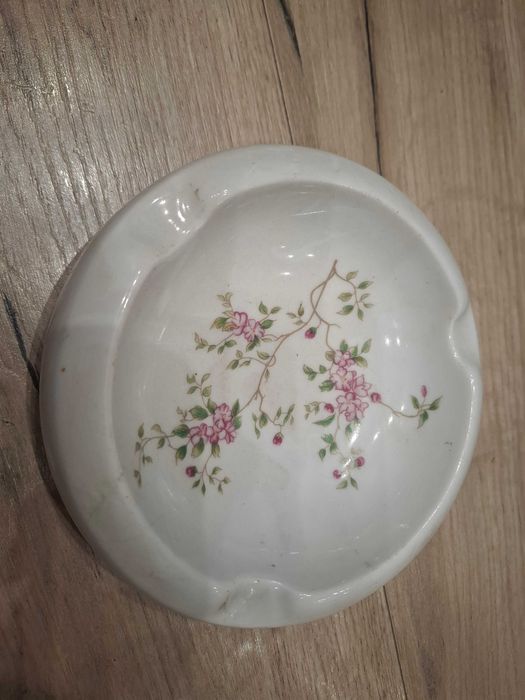 papierośnica porcelana