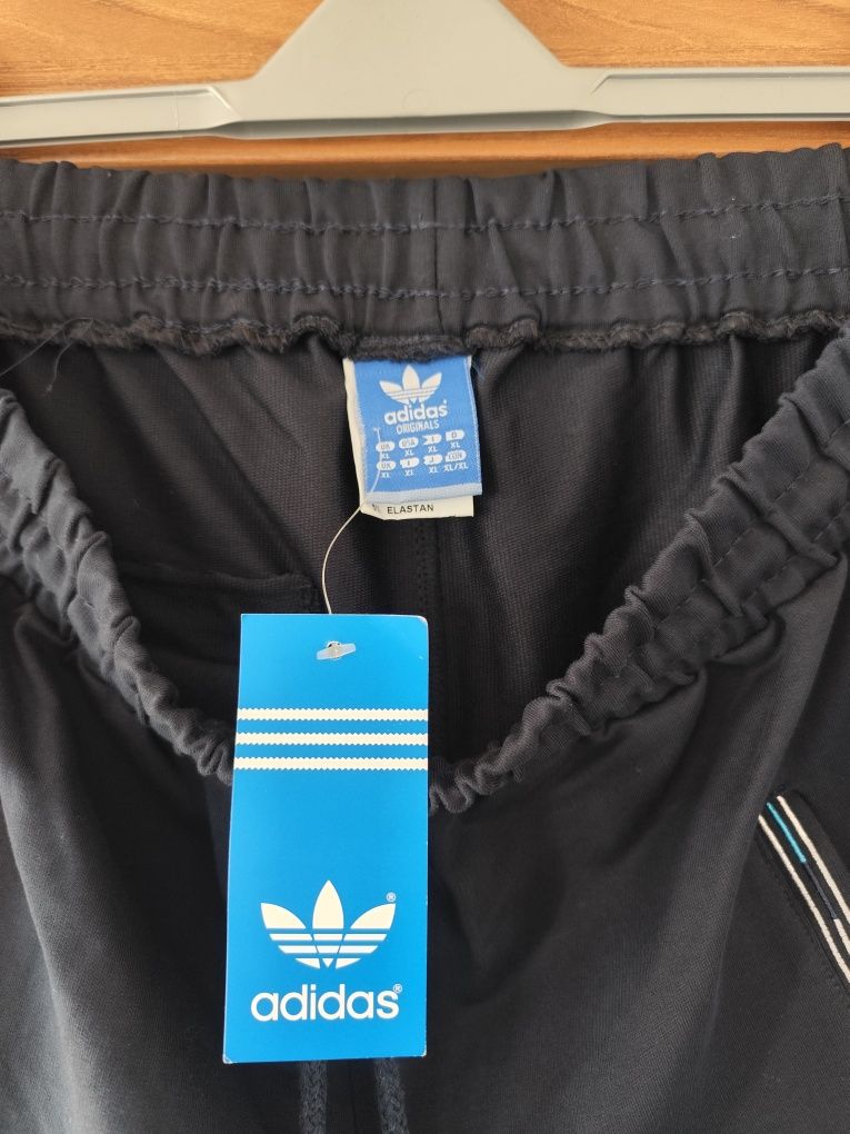 Spodnie dresowe adidas XL, nowe z metką, granatowe