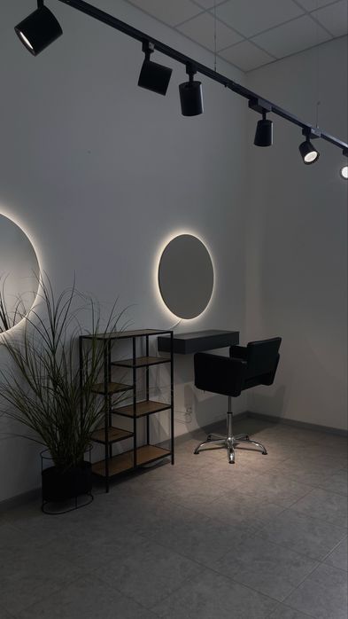 Здається в оренду робоче місце для бровіста / візажиста в студії краси