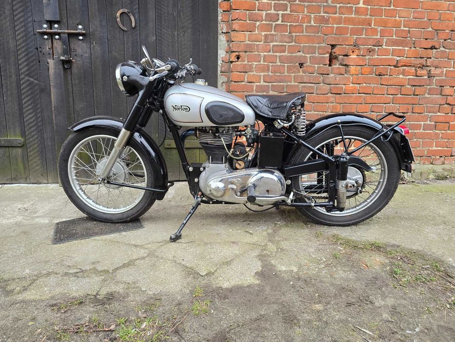 Norton ES2, rok 1952, pojemność 500cm3.  Świetny stan.