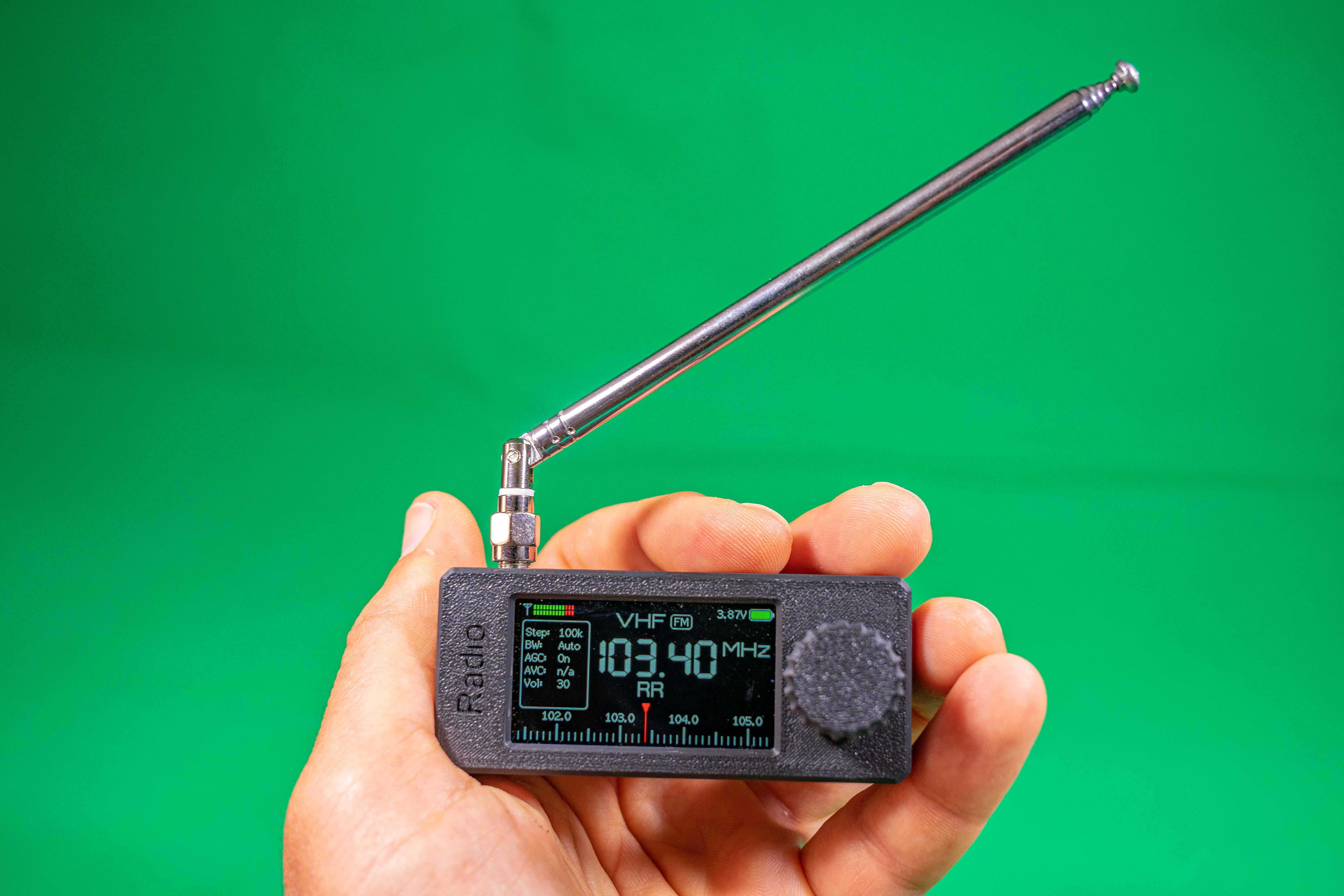 Recetor de radio multifrequencias novo na caixa.