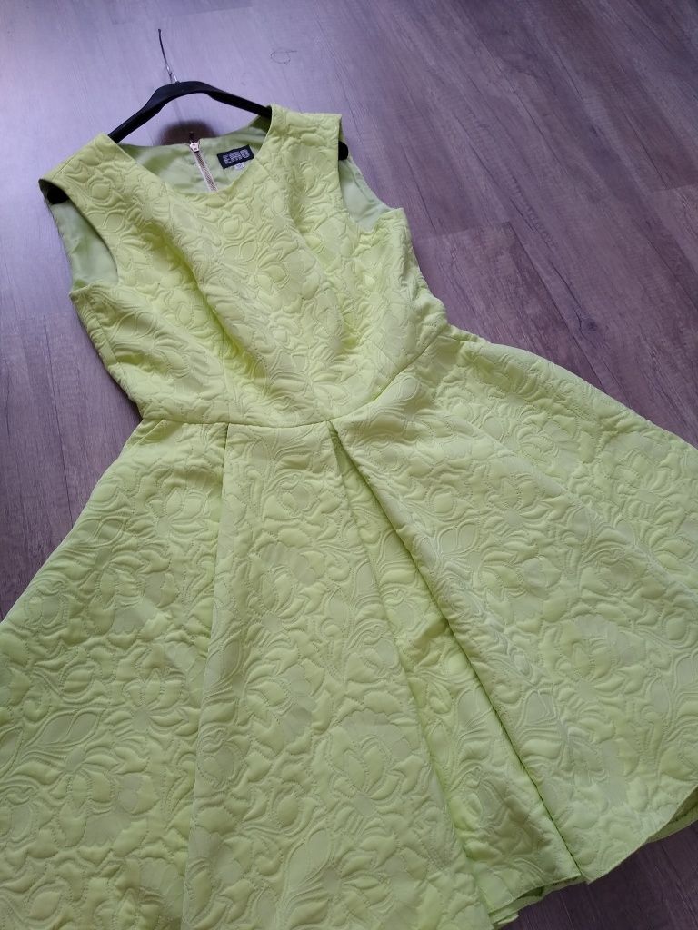 Limonkowa sukienka z kieszeniami
