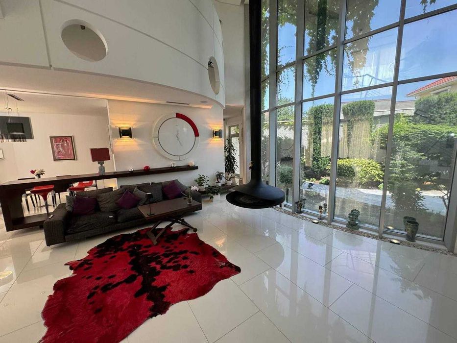 Стильный дом в Одессе у моря с бассейном, 620 м², 13 соток