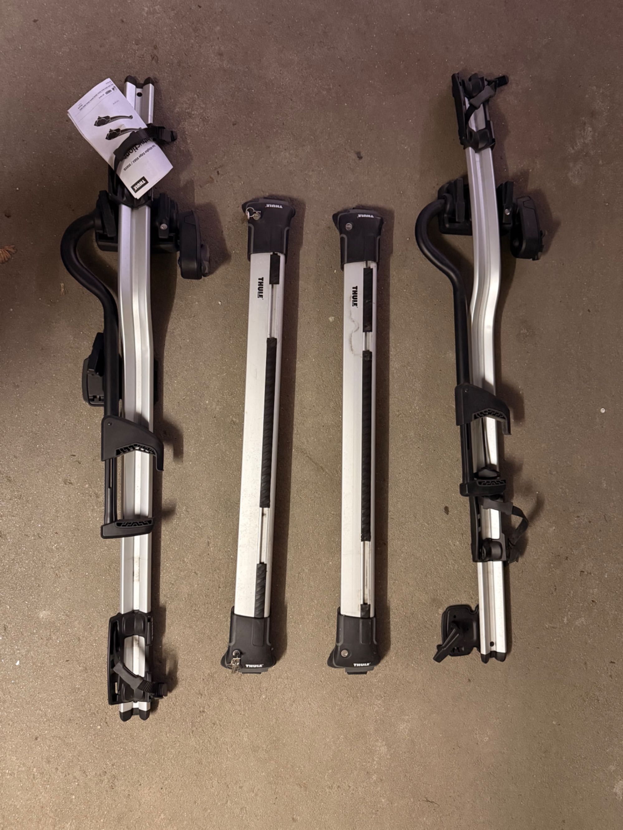 Barras de Tejadilho Thule WingBar Edge 77-86cm & Thule Pro Ride 598