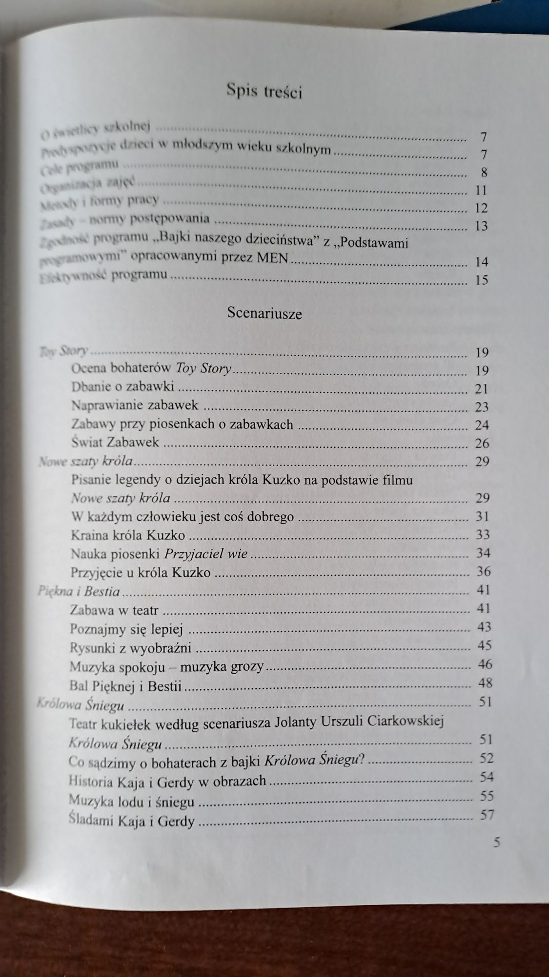 Bajki naszego dzieciństwa. Program zajęć świetlicowych.