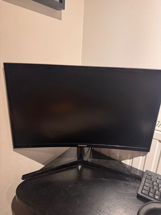 Monitor SAMSUNG C24RG50FQU 23.5" 1920x1080px 144Hz 4 ms Curved
