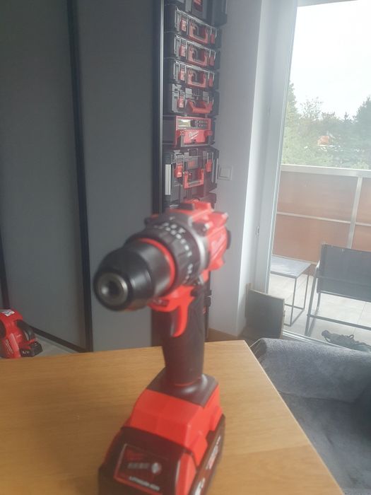 Wiertarko wkretarka na baterie M18 Milwaukee