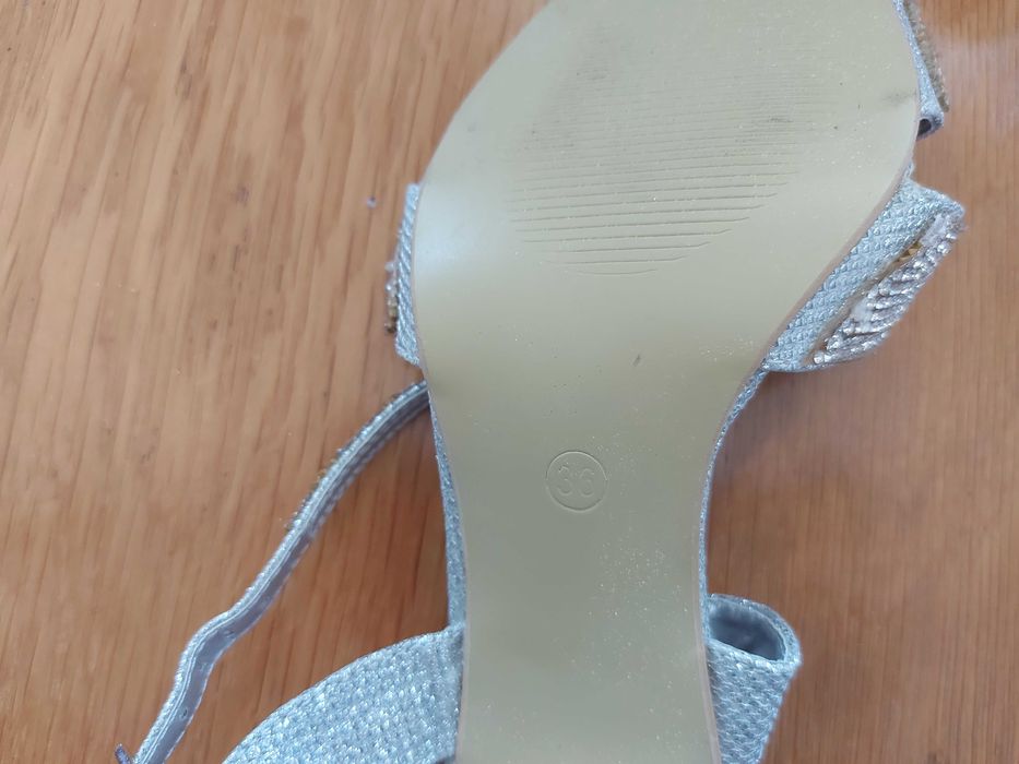 Sandálias prata com brilhantes, nr. 36