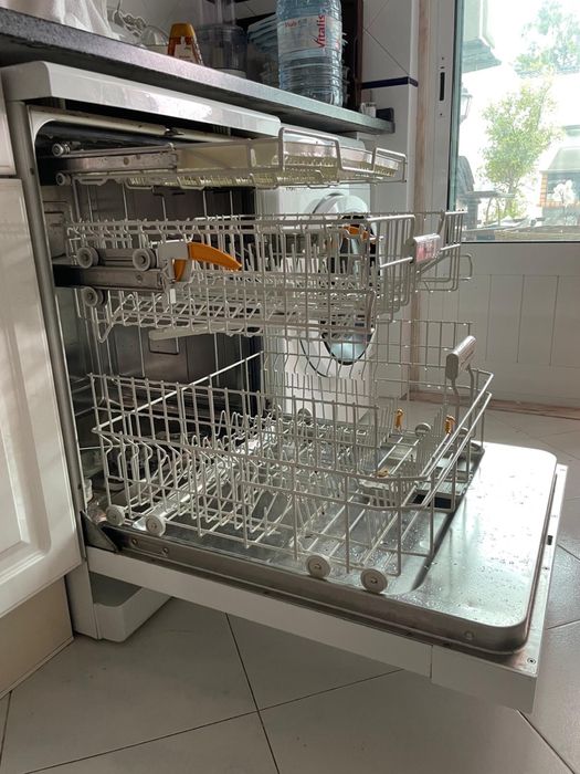 Máquina lavar loiça Miele