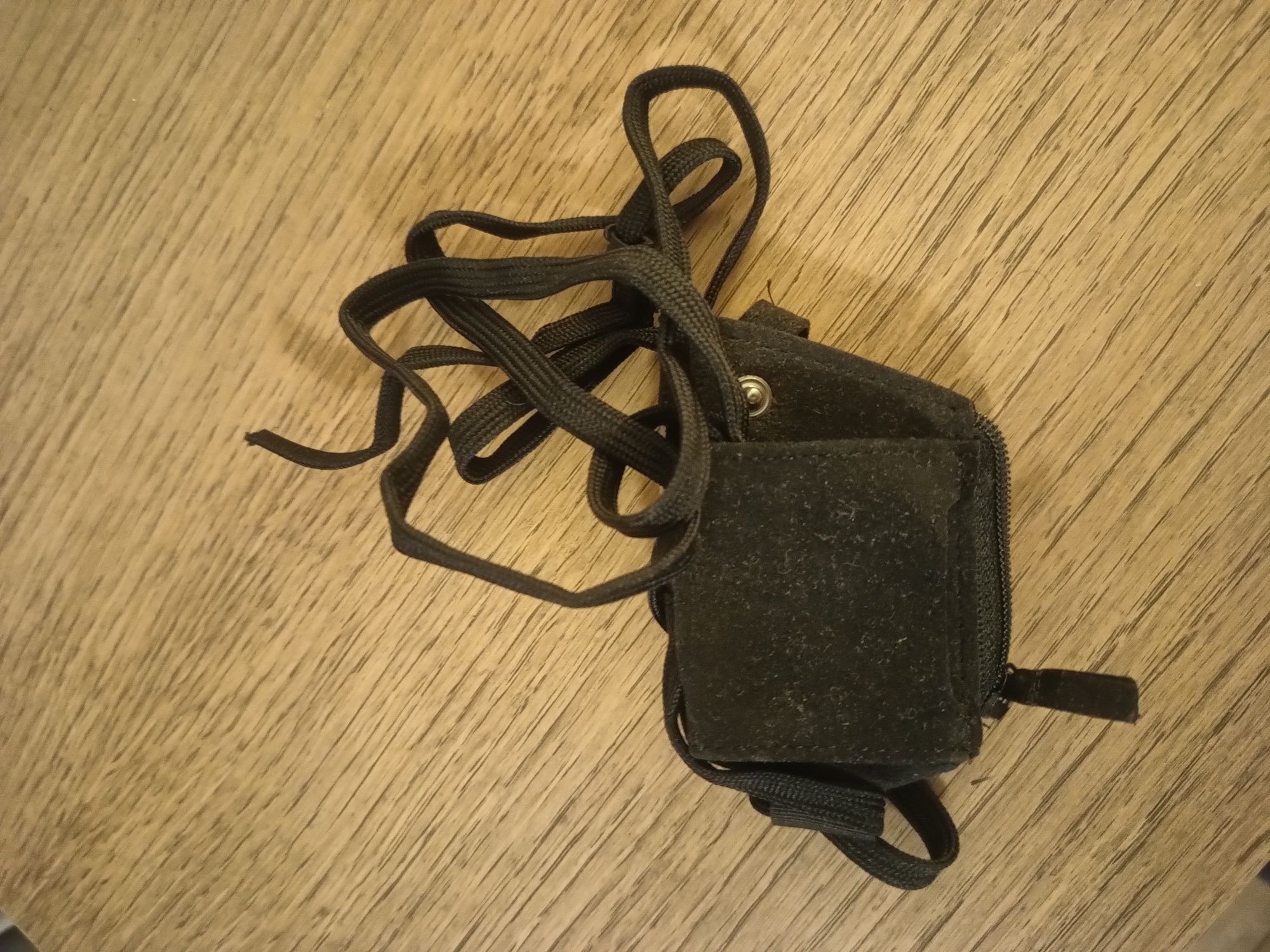 Etui ze sznurkiem z neoprenu na pompę accu chek