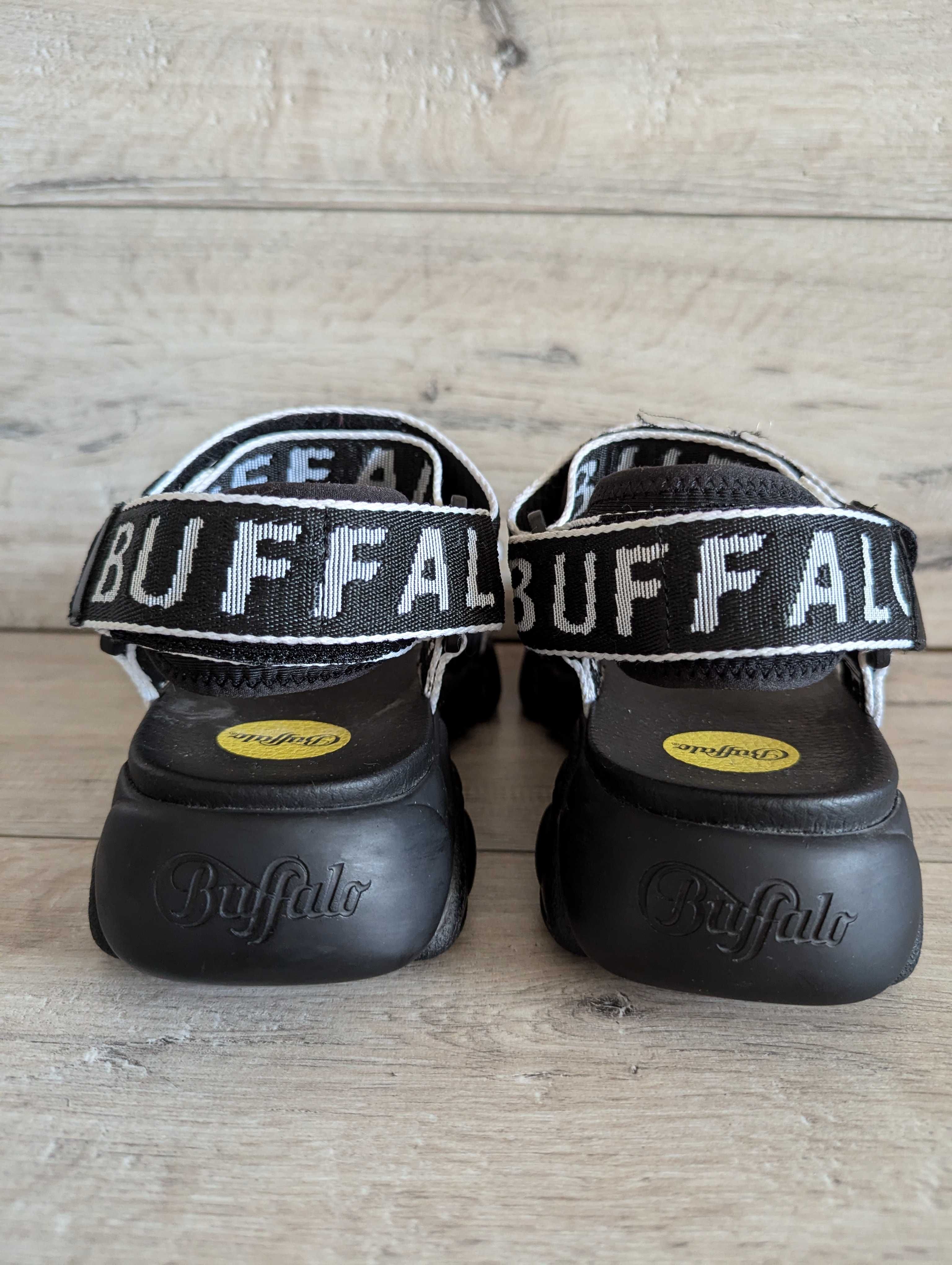 Босоножки на высокой платформе Buffalo 39-40 р 25,5 см на липучках