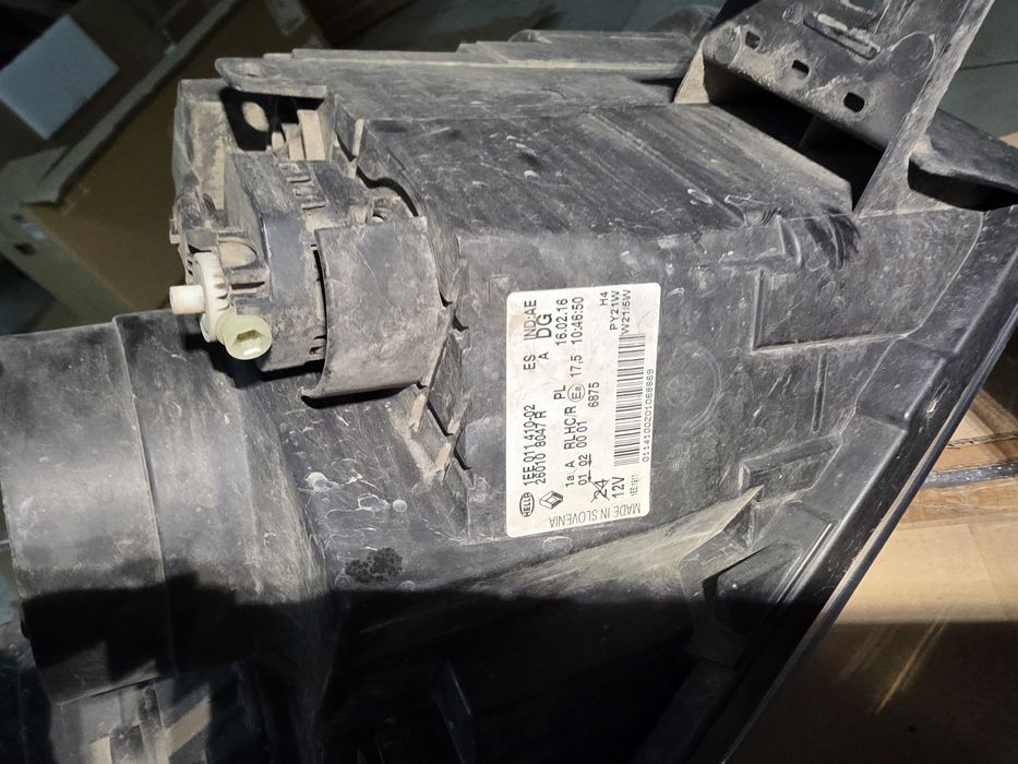 Фара Renault Trafic 3