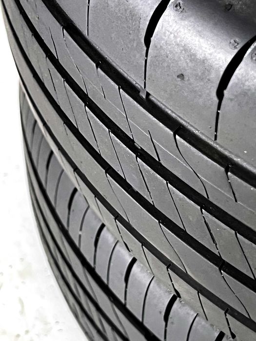 Pneus Goodyear Efficient Grip 2 - 215/65/16 - Como NOVOS