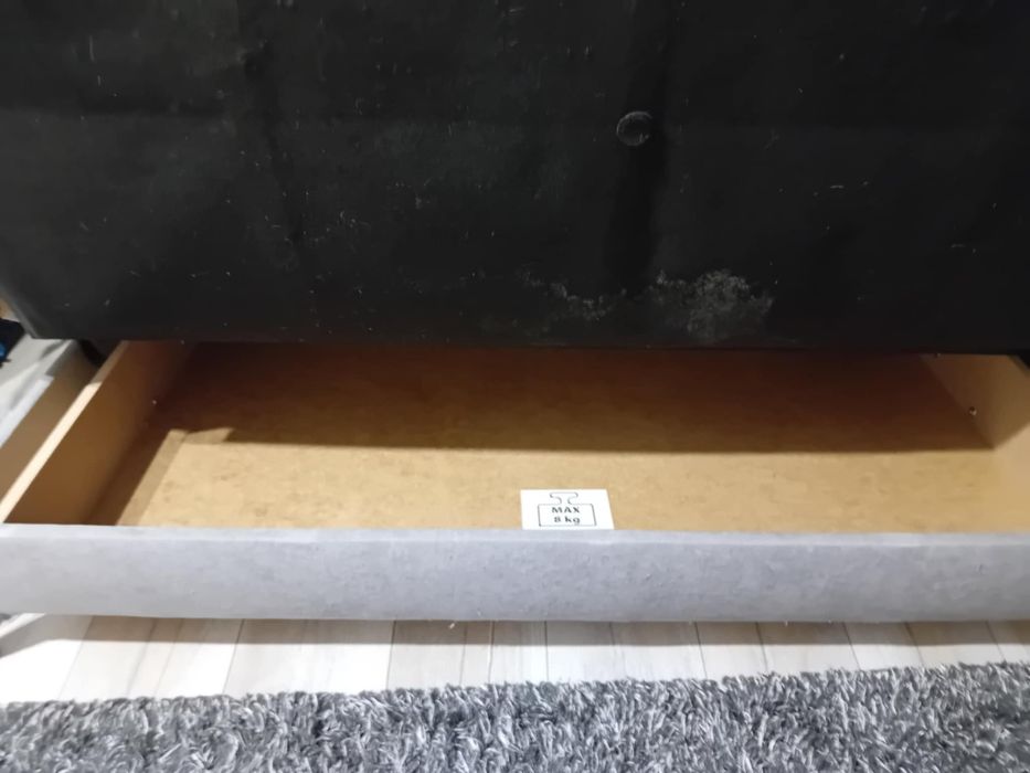 Łóżko na sprzedaż