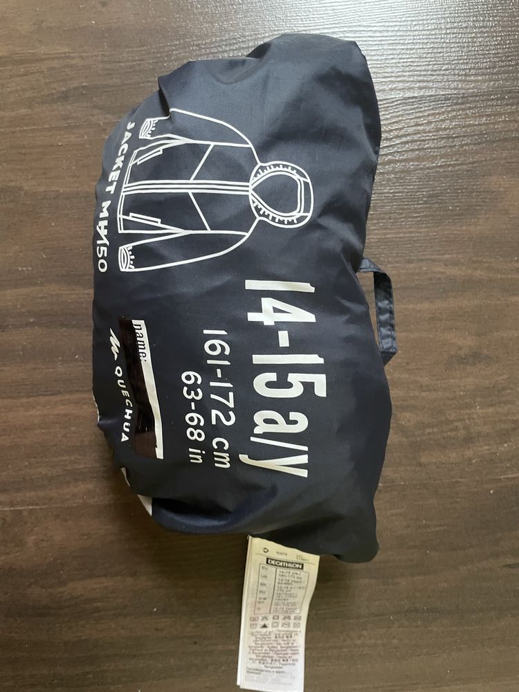 Kurtka przeciwdeszczowa Decathlon