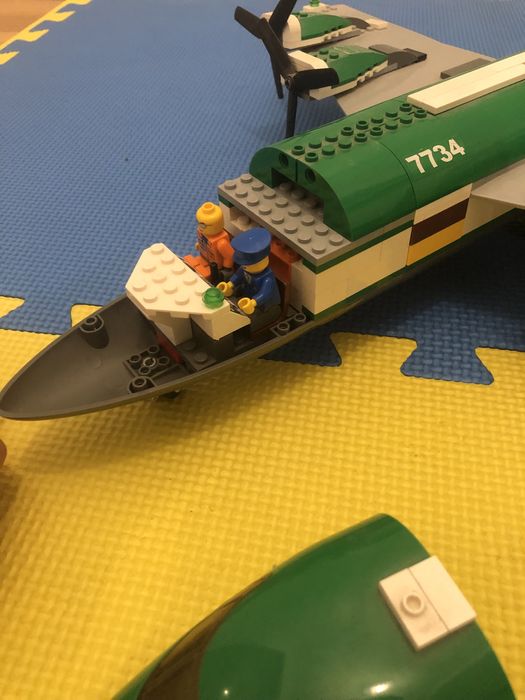 Lego City samolot 7734: Green Cargo Plane