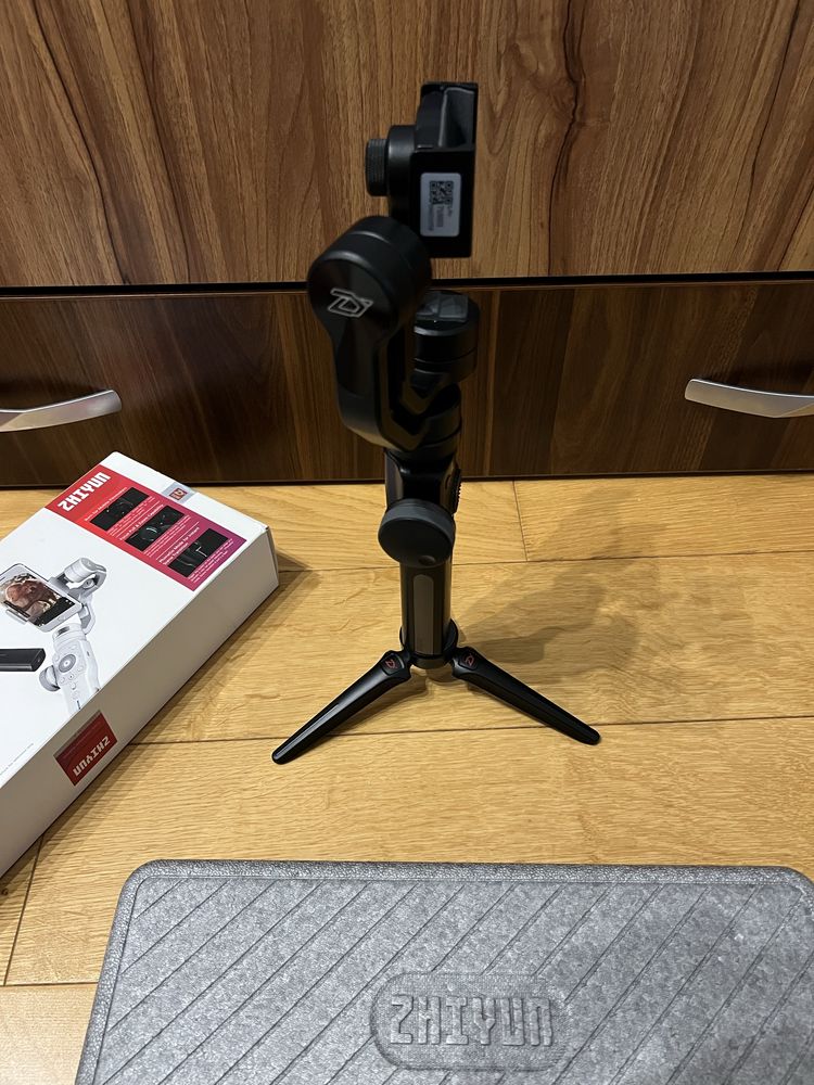 Stabilizator telefonu Gimbal Zhiyun Smooth 4 czarny Nowy