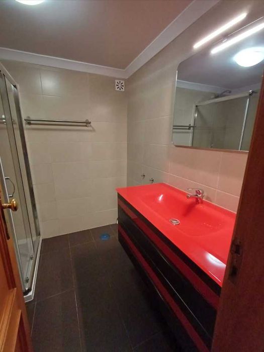 Moradia T4 disponível para arrendamento em 08 de fevereiro 2026