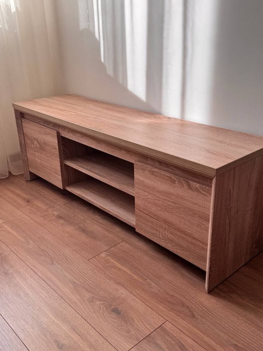 Sprzedam stolik TV kolor jasny dąb