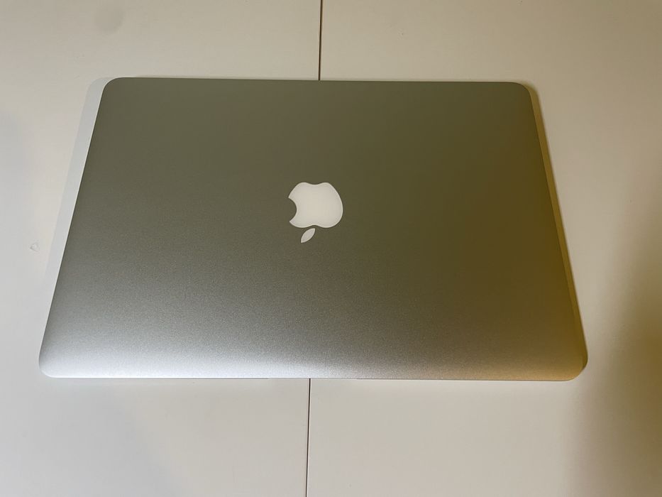 MacBook Air 13" 2017, Model А1466. НА ЗАПЧАСТИНИ